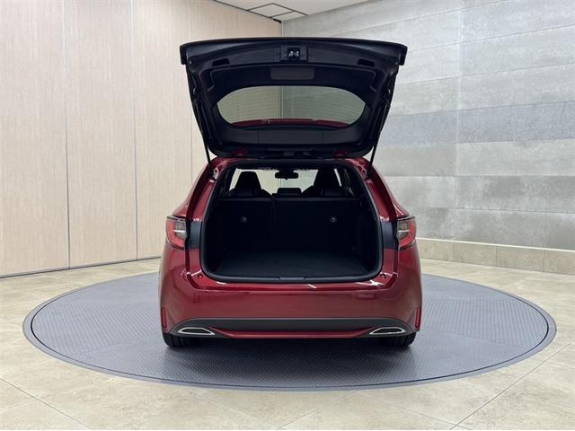 カローラツーリング ハイブリッド　ダブルバイビー　ディスプレイオーディオ　ナビ　フルセグＴＶ　バックモニター　ＥＴＣ　衝突被害軽減ブレーキ　ペダル踏み間違い急発進抑制装置　車線逸脱警報装置　オートハイビーム　ワンオーナー　整備記録簿　ＬＥＤライト（30枚目）