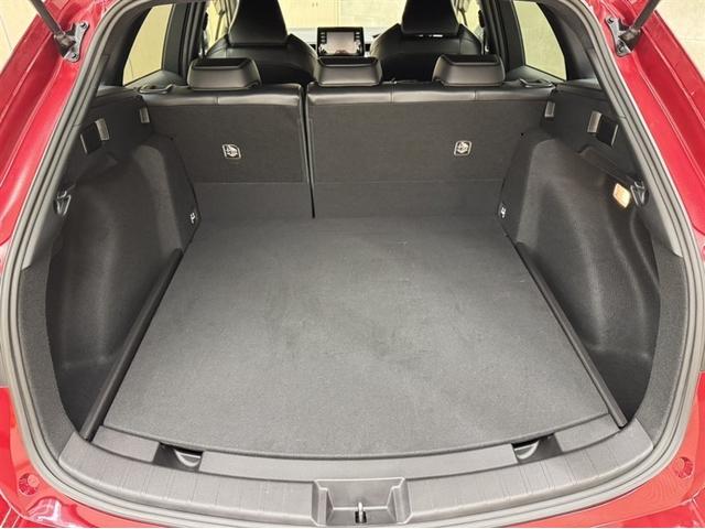 カローラツーリング ハイブリッド　ダブルバイビー　ディスプレイオーディオ　ナビ　フルセグＴＶ　バックモニター　ＥＴＣ　衝突被害軽減ブレーキ　ペダル踏み間違い急発進抑制装置　車線逸脱警報装置　オートハイビーム　ワンオーナー　整備記録簿　ＬＥＤライト（31枚目）