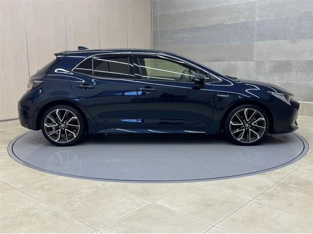 カローラスポーツ ハイブリッドＧ　Ｚ　シートヒーター　ディスプレイオーディオ　フルセグＴＶ　ナビ　バックモニター　ＥＴＣ　クルーズコントロール　衝突被害軽減ブレーキ　ペダル踏み間違い急発進抑制装置　車線逸脱警報装置　オートハイビーム（18枚目）