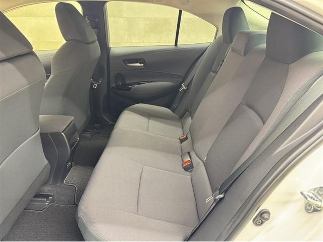 カローラ ハイブリッド　Ｇ　ドラレコ　ＥＴＣ２．０　ディスプレイオーディオ　フルセグＴＶ　　Ｂｌｕｅｔｏｏｔｈ　バックモニター　衝突被害軽減ブレーキ　ペダル踏み間違急発進抑制装置　車線逸脱警報装置　オートハイビーム　ワンオーナー（23枚目）