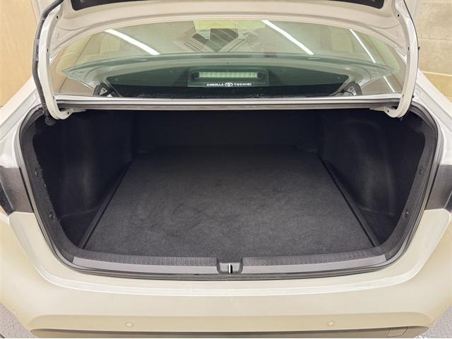 カローラ ハイブリッド　Ｇ　ドラレコ　ＥＴＣ２．０　ディスプレイオーディオ　フルセグＴＶ　　Ｂｌｕｅｔｏｏｔｈ　バックモニター　衝突被害軽減ブレーキ　ペダル踏み間違急発進抑制装置　車線逸脱警報装置　オートハイビーム　ワンオーナー（31枚目）