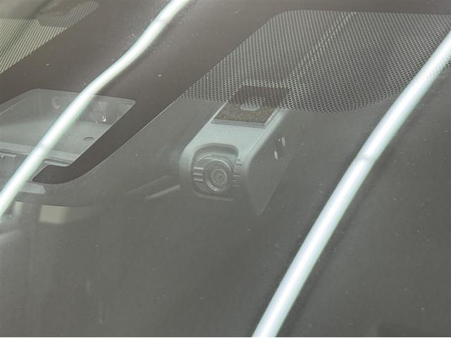 カローラフィールダー １．８Ｓ　ドラレコ　衝突被害軽減ブレーキ　ペダル踏み間違い急発進抑制装置　車線逸脱警報装置　オートハイビーム　フルセグ内蔵メモリーナビ　ＣＤ／ＤＶＤ再生　Ｂｌｕｅｔｏｏｔｈ　バックモニター　ＥＴＣ　ワンオーナー（13枚目）