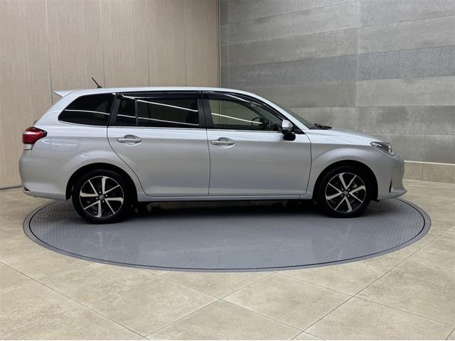 カローラフィールダー １．８Ｓ　ドラレコ　衝突被害軽減ブレーキ　ペダル踏み間違い急発進抑制装置　車線逸脱警報装置　オートハイビーム　フルセグ内蔵メモリーナビ　ＣＤ／ＤＶＤ再生　Ｂｌｕｅｔｏｏｔｈ　バックモニター　ＥＴＣ　ワンオーナー（18枚目）