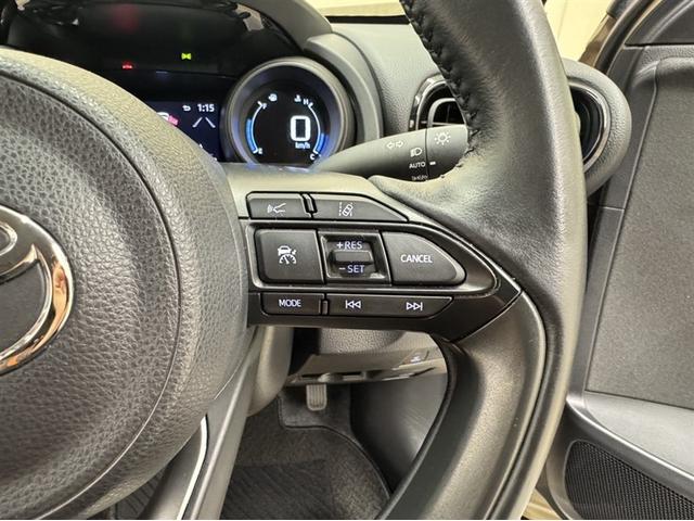 ヤリスクロス ハイブリッドＧ　衝突被害軽減ブレーキ　ペダル踏み間違い急発進抑制装置　電源コンセント　ディスプレイオーディオ　Ｂｌｕｅｔｏｏｔｈ　全周囲カメラ　ブラインドスポットモニター　オートエアコン　クルーズコントロール　記録簿（28枚目）