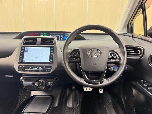 プリウス Sツーリングセレクション・ブラックエディション 衝突被害軽減ブレーキ ペダル踏み間違い急発進抑制装置 ナビ フルセグ Bluetooth ETC LEDライト シートヒーター フルエアロ 電源コンセント クルーズコントロール バックモニター(6枚目)