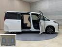 狭いスペースでも、隣の車を気にせず開閉出来るスライドドア。どんな場所でもドアを十分に大きく開くことが出来るので乗り降りや荷物を載せるのに便利です。