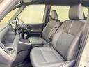 トヨタ中古車「まるごとクリーニング」施工済。外装はもちろん内装はシートを外して見えない所まで徹底洗浄しています。