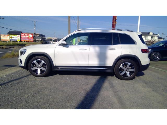 GLB GLB200d 4マチック ワンオーナー ナビバージョンパッケージ レーダーセーフティパッケージ ハーフレザーシート シートヒーター オートトランク 360°カメラ アンビエンテライト 地デジ(5枚目)