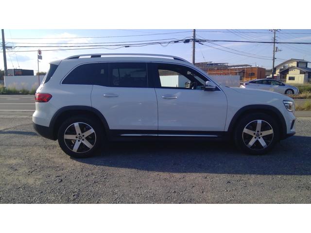 GLB GLB200d 4マチック ワンオーナー ナビバージョンパッケージ レーダーセーフティパッケージ ハーフレザーシート シートヒーター オートトランク 360°カメラ アンビエンテライト 地デジ(9枚目)