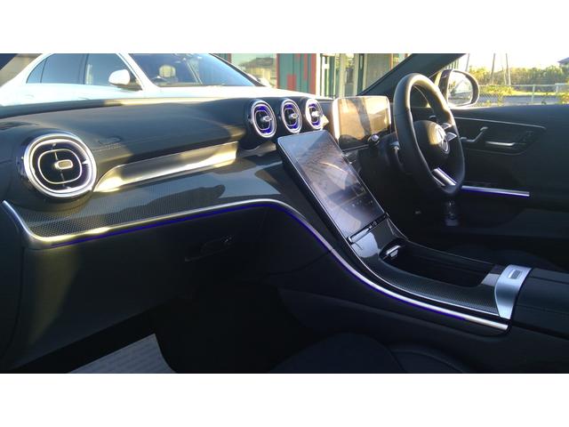 Ｃクラス Ｃ２００アバンギャルド　ＡＭＧライン　ワンオーナー　ＡＭＧラインパッケージ　ベーシックパッケージ　ハーフレザーシート　シートヒーター　パーキングアシスト　ヘッドアップディスプレイ　３６０°カメラオートトランク　アンビエンテライト（16枚目）