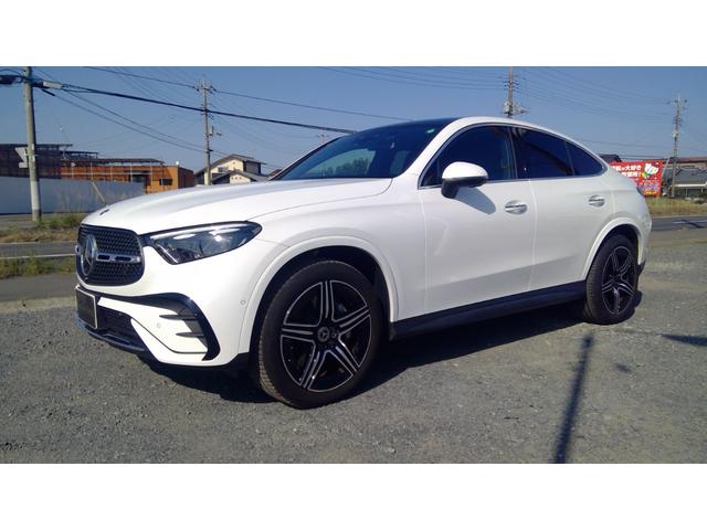 GLC GLC220d 4MクペドライバズP+AMGラインP ワンオーナー AMGラインパッケージ AMGレザーエクスクルーシブパッケージ ドライバーズパッケージ パノラミックルーフ ヘッドアップディスプレイ リア.アクスルステアリング ブルメスタ(4枚目)
