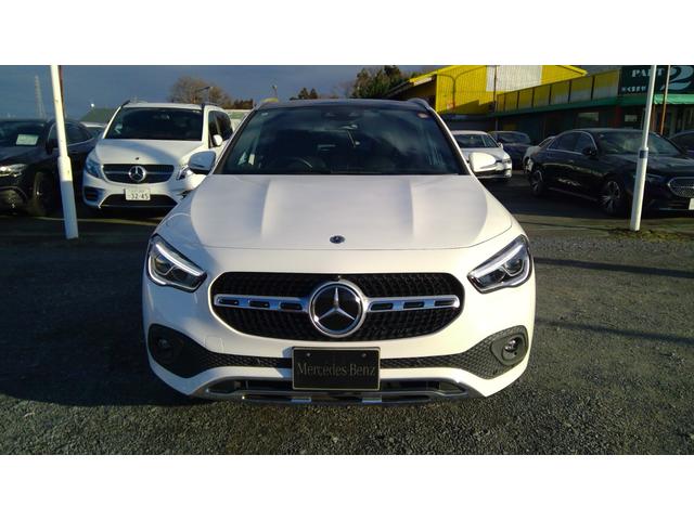 ＧＬＡクラス ＧＬＡ２００ｄ　４マチック　ワンオーナー　レーダーセーフティパッケージ　パノラミックルーフ　ハーフレザーシート　シートヒーター　３６０°カメラ　純正ドラレコ前　オートトランク　アンビエンテライト　バックカメラ（3枚目）