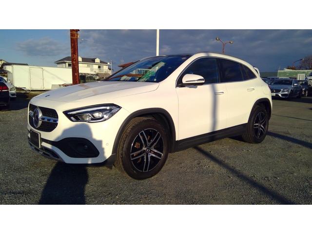 ＧＬＡクラス ＧＬＡ２００ｄ　４マチック　ワンオーナー　レーダーセーフティパッケージ　パノラミックルーフ　ハーフレザーシート　シートヒーター　３６０°カメラ　純正ドラレコ前　オートトランク　アンビエンテライト　バックカメラ（4枚目）