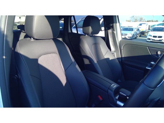 ＧＬＡクラス ＧＬＡ２００ｄ　４マチック　ワンオーナー　レーダーセーフティパッケージ　パノラミックルーフ　ハーフレザーシート　シートヒーター　３６０°カメラ　純正ドラレコ前　オートトランク　アンビエンテライト　バックカメラ（12枚目）