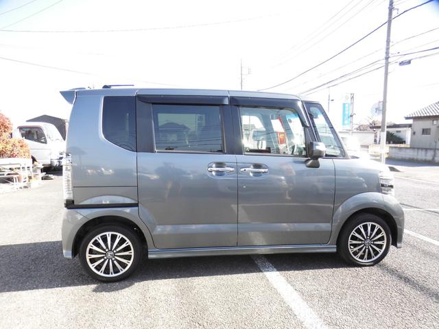 Ｎ－ＢＯＸカスタム Ｇ・ターボＬパッケージ　４ＷＤ　両側パワースライドドア　衝突軽減ブレーキ　純正ナビフルセグＴＶ　バックカメラ　スマートキー　シートヒーター　クルーズコントロール（4枚目）