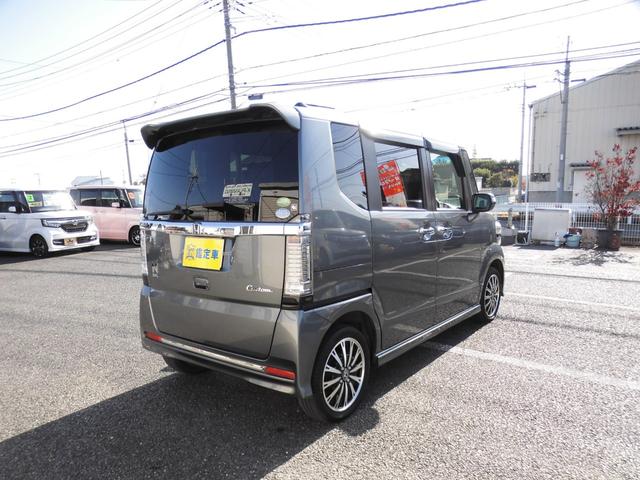 Ｎ－ＢＯＸカスタム Ｇ・ターボＬパッケージ　４ＷＤ　両側パワースライドドア　衝突軽減ブレーキ　純正ナビフルセグＴＶ　バックカメラ　スマートキー　シートヒーター　クルーズコントロール（8枚目）