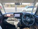 車を運転する際には運転席の存在は欠かせません。なのでしっかりとチェックしたいポイントですね。