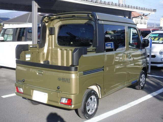 ハイゼットカーゴ デッキバンＧ　４ＷＤ　衝突被害軽減ブレーキ　ナビ　フルセグＴＶ　スマートキー　寒冷地仕様　届け出済み未使用車（6枚目）
