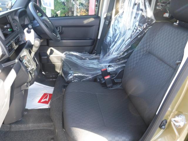 ハイゼットカーゴ デッキバンＧ　４ＷＤ　衝突被害軽減ブレーキ　ナビ　フルセグＴＶ　スマートキー　寒冷地仕様　届け出済み未使用車（10枚目）