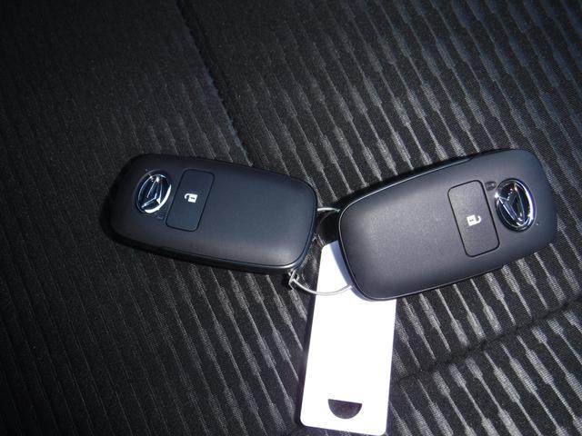 ハイゼットカーゴ デッキバンＧ　４ＷＤ　衝突被害軽減ブレーキ　ナビ　フルセグＴＶ　スマートキー　寒冷地仕様　届け出済み未使用車（17枚目）