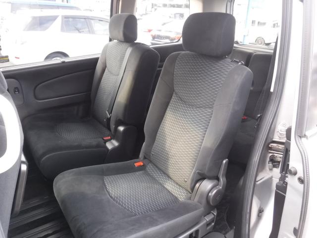 ランディ ２．０Ｘ　Ｓ－ハイブリッド　純正ナビ　フルセグＴＶ　バックカメラ　ＥＴＣ　エマージェンシーブレーキ　両側パワースライドドア　ＬＥＤヘッドライト　スマートキー（11枚目）