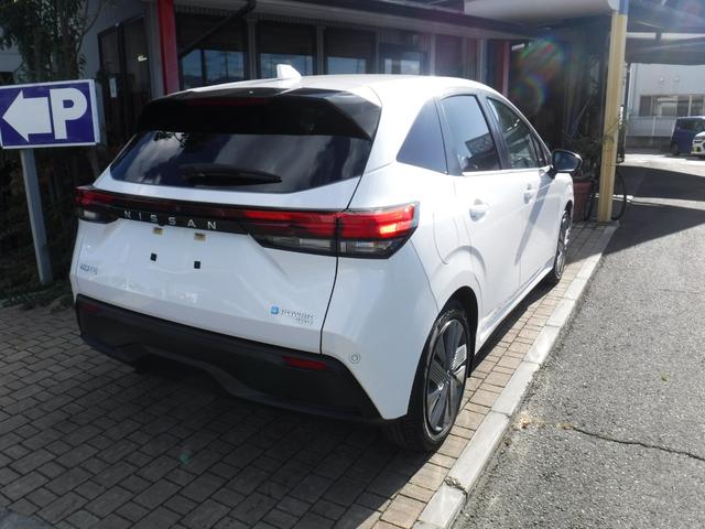 ノート Ｘ　ＦＯＵＲ　４ＷＤ　純正９インチナビ　フルセグＴＶ　プロパイロット　アラウンドビューモニター　ＥＴＣ２．０　ＬＥＤヘッドライト　シートヒーター　スマートキー（5枚目）