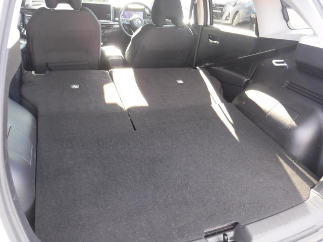 ノート Ｘ　ＦＯＵＲ　４ＷＤ　純正９インチナビ　フルセグＴＶ　プロパイロット　アラウンドビューモニター　ＥＴＣ２．０　ＬＥＤヘッドライト　シートヒーター　スマートキー（13枚目）