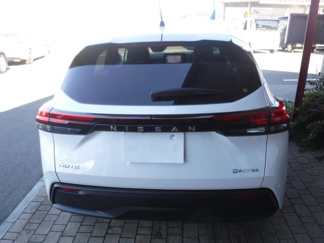 ノート Ｓ　衝突被害軽減ブレーキ　純正ナビ　フルセグＴＶ　アラウンドビューモニター　インテリジェントキー　ＬＥＤヘッドライト　ワンオーナー　走行８７００ｋｍ　車検Ｒ９年１０月（5枚目）