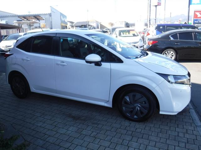 ノート Ｓ　衝突被害軽減ブレーキ　純正ナビ　フルセグＴＶ　アラウンドビューモニター　インテリジェントキー　ＬＥＤヘッドライト　ワンオーナー　走行８７００ｋｍ　車検Ｒ９年１０月（7枚目）