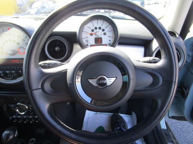 ＭＩＮＩ クーパー　クラブマン　ツートンカラー　純正アルミ付　革巻きステアリングホイール　プッシュスタート（15枚目）