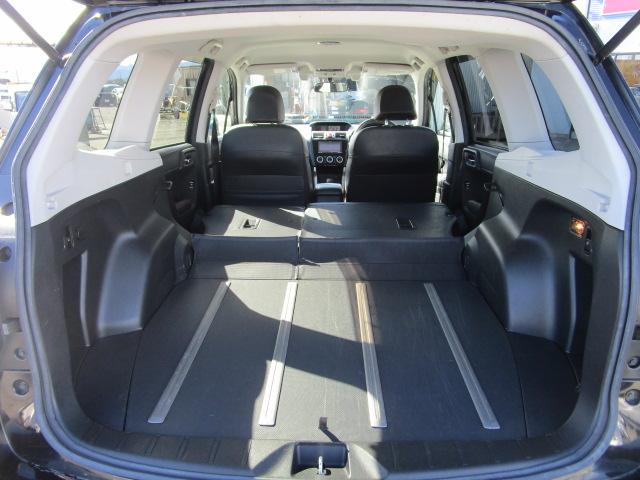 トランクルームも広々していますので、お出かけでもたくさん荷物が収納可能です。大きい買い物にも十分なスペースがあります☆