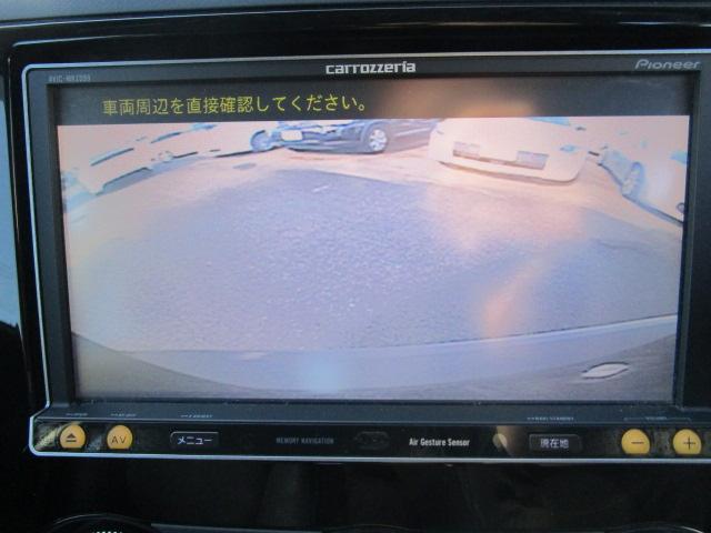 バックモニターも付いて車庫入れが苦手な方も楽々安心です。