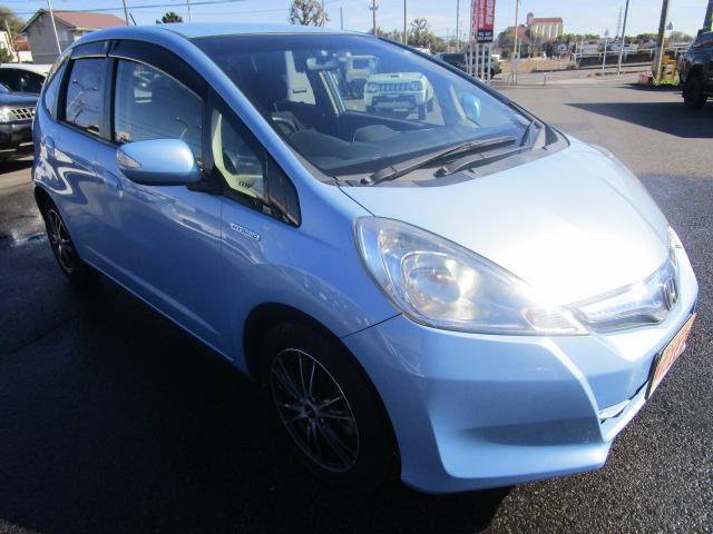 フィットハイブリッド スマートセレクション　ナビ　ＥＴＣキーフリー　保証１年付　アイドルストップ　クルーズコントロール（4枚目）