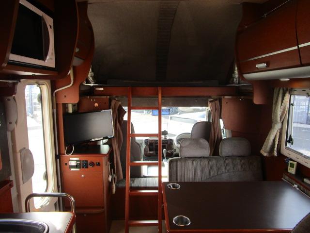 カムロード キャンピング ナッツRV クレラ5.3X FFヒーター リアAC シャワー シンク コンロ サイドオーニング(12枚目)