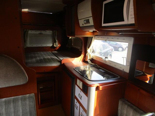 カムロード キャンピング ナッツRV クレラ5.3X FFヒーター リアAC シャワー シンク コンロ サイドオーニング(13枚目)