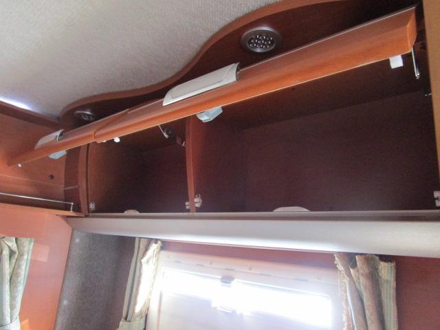 カムロード キャンピング ナッツRV クレラ5.3X FFヒーター リアAC シャワー シンク コンロ サイドオーニング(16枚目)