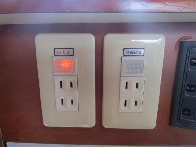 カムロード キャンピング ナッツRV クレラ5.3X FFヒーター リアAC シャワー シンク コンロ サイドオーニング(22枚目)