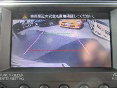 バックモニターも付いて車庫入れが苦手な方も楽々安心です。 6