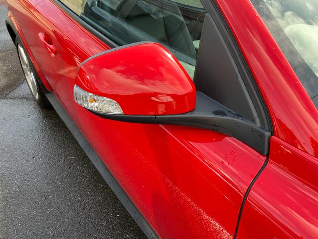 Ｃ３０ ２．０ｅアクティブ　オートクルーズコントロール　ＥＴＣ　アルミホイール　革シート　運転席パワーシート　４人乗り　スペアキー（42枚目）
