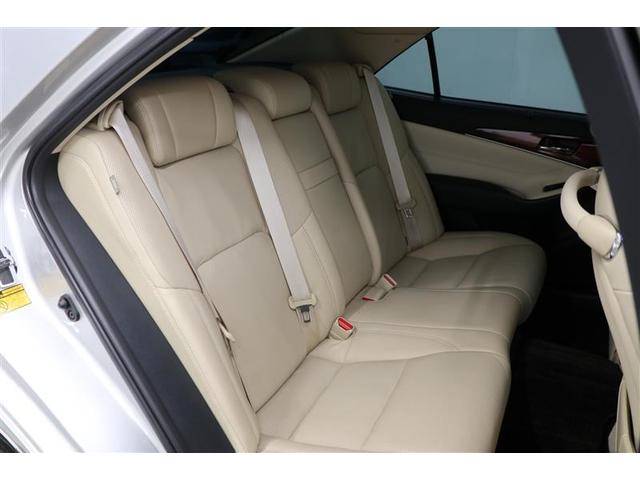 クラウン ロイヤルサルーンＧ　メモリーナビ　ＨＩＤヘッドライト　ＥＴＣ　バックカメラ　革シート　アルミホイール　フルセグ　オートクルーズコントロール　ＤＶＤ再生　スマートキー　パワーシート　ミュージックプレイヤー接続可　エアバッグ（16枚目）