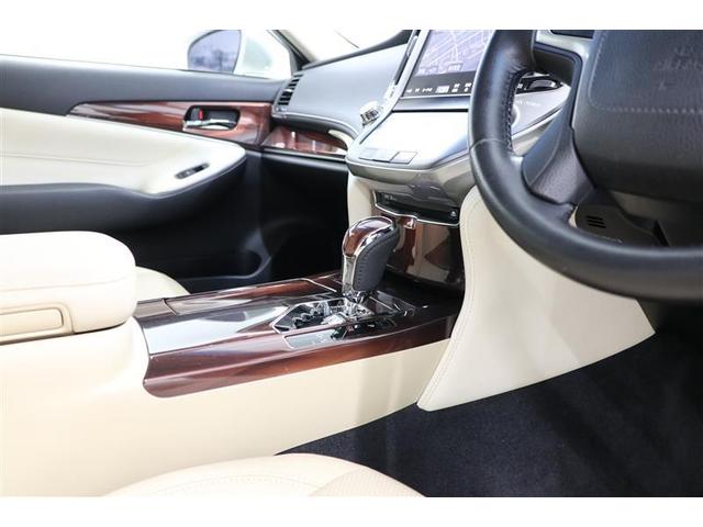 クラウン ロイヤルサルーンＧ　メモリーナビ　ＨＩＤヘッドライト　ＥＴＣ　バックカメラ　革シート　アルミホイール　フルセグ　オートクルーズコントロール　ＤＶＤ再生　スマートキー　パワーシート　ミュージックプレイヤー接続可　エアバッグ（30枚目）