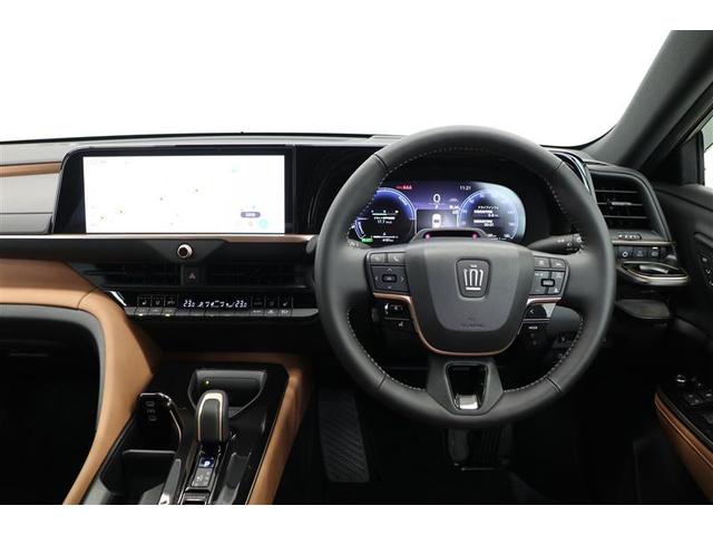 クラウンスポーツ Ｚ　４ＷＤ　メモリーナビ　ＥＴＣ　バックカメラ　革シート　サンルーフ　アルミホイール　フルセグ　オートクルーズコントロール　１００Ｖ電源　衝突防止システム　ＬＥＤヘッドランプ　ドライブレコーダー　エアコン（4枚目）