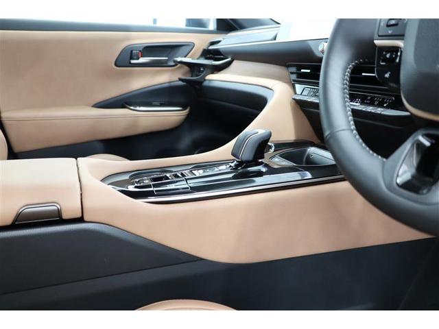 クラウンスポーツ Ｚ　４ＷＤ　メモリーナビ　ＥＴＣ　バックカメラ　革シート　サンルーフ　アルミホイール　フルセグ　オートクルーズコントロール　１００Ｖ電源　衝突防止システム　ＬＥＤヘッドランプ　ドライブレコーダー　エアコン（33枚目）