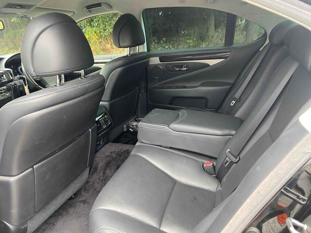 ＬＳ ＬＳ６００ｈ　バージョンＣ　Ｉパッケージ　４ＷＤ　クリアランスソナー　オートクルーズコントロール　ナビ　ＴＶ　アルミホイール　オートライト　ＬＥＤヘッドランプ　ＣＶＴ　シートエアコン　スマートキー　盗難防止システム　パワーシート　ブルーレイ（10枚目）