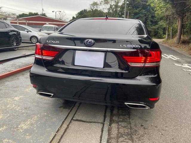 ＬＳ ＬＳ６００ｈ　バージョンＣ　Ｉパッケージ　４ＷＤ　クリアランスソナー　オートクルーズコントロール　ナビ　ＴＶ　アルミホイール　オートライト　ＬＥＤヘッドランプ　ＣＶＴ　シートエアコン　スマートキー　盗難防止システム　パワーシート　ブルーレイ（13枚目）