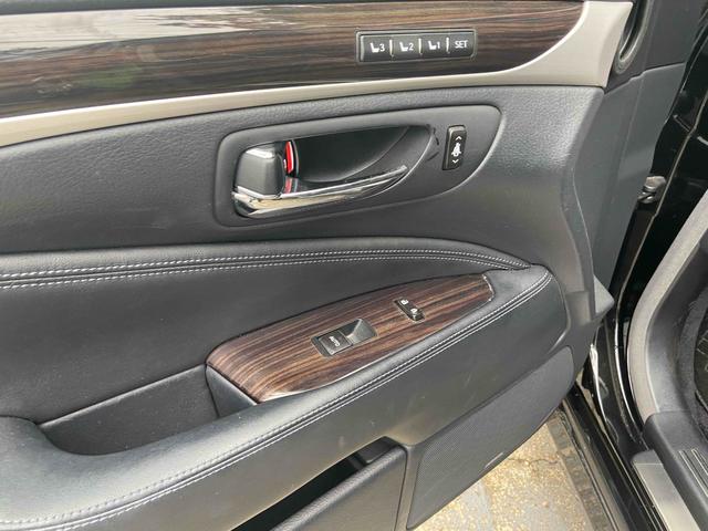 ＬＳ ＬＳ６００ｈ　バージョンＣ　Ｉパッケージ　４ＷＤ　クリアランスソナー　オートクルーズコントロール　ナビ　ＴＶ　アルミホイール　オートライト　ＬＥＤヘッドランプ　ＣＶＴ　シートエアコン　スマートキー　盗難防止システム　パワーシート　ブルーレイ（30枚目）