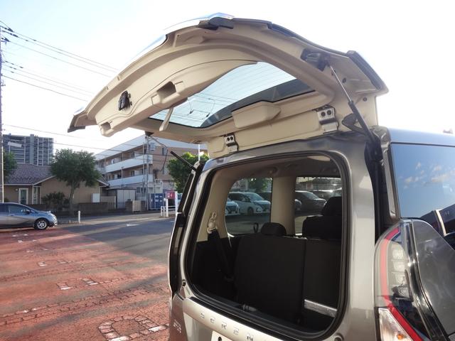 セレナ e-パワー ハイウェイスターV プロパイロット/両側電動スライドドア/アラウンドビューモニター/エマージェンシーブレーキ/10インチナビ/15インチアルミホイール(45枚目)