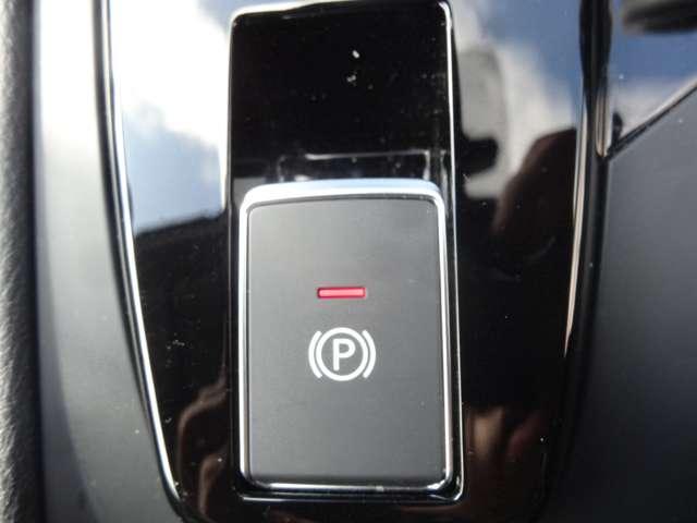 ノート 1.2 X オーディオレス車/エマージェンシーブレー リアカメラ 衝突被害軽減ブレ-キ 全方位カメラ LEDヘッドライト レーダークルーズ レーンアシスト インテリジェントキー ワンオーナー 整備記録簿 盗難防止システム サイドカーテンエアバック ABS(11枚目)