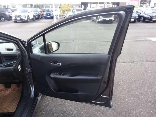 ノート 1.2 X オーディオレス車/エマージェンシーブレー リアカメラ 衝突被害軽減ブレ-キ 全方位カメラ LEDヘッドライト レーダークルーズ レーンアシスト インテリジェントキー ワンオーナー 整備記録簿 盗難防止システム サイドカーテンエアバック ABS(19枚目)