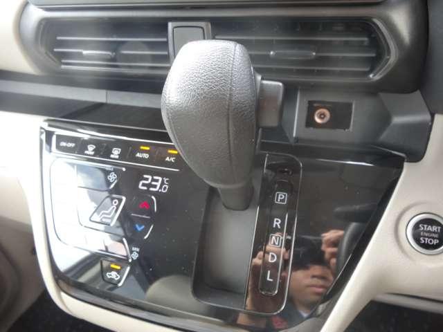 ルークス Ｘ　オーディオレス車／アラウンドビューモニター／フロントフォグランプ／助手席側電動スライドドア／オートマチックハイビーム／スマートキー（12枚目）